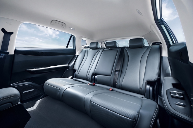 VinFast VF 8 thế hệ mới ra mắt: Gi&aacute; từ 999 triệu đồng, chạy 500km/sạc, n&acirc;ng cấp khung gầm v&agrave; c&ocirc;ng nghệ ADAS- Ảnh 14.
