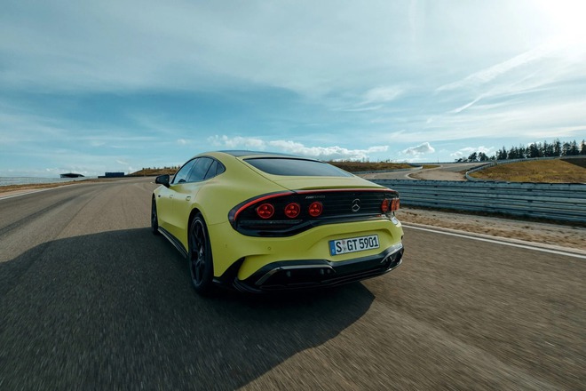 Mercedes AMG GT Coupe 2027 trình làng: Mạnh hơn 1.150 mã lực, xe điện nhưng vẫn có âm thanh của máy V8, về Việt Nam đấu với Porsche Taycan và Audi e-tron GT- Ảnh 6. Mercedes AMG GT Coupe 2027 trình làng: Mạnh hơn 1.150 mã lực, xe điện nhưng vẫn có âm thanh của máy V8, về Việt Nam đấu với Porsche Taycan và Audi e-tron GT- Ảnh 6.