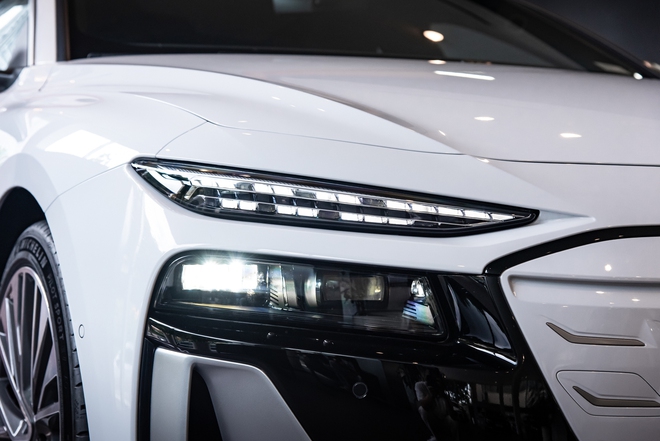 Xem thực tế 1 trong 5 chiếc Audi S6 Sportback e-tron gi&aacute; 4,199 tỷ đồng tại Việt Nam: Nhiều trang bị thể thao, mạnh gần 550 m&atilde; lực- Ảnh 4.