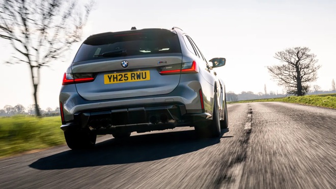 BMW M3 d&aacute;ng độc đầu ti&ecirc;n về Việt Nam: Gi&aacute; kh&oacute; dưới 5,5 tỷ đồng, mạnh 530HP, m&agrave;u sơn đắt hơn chiếc SHmode- Ảnh 4.