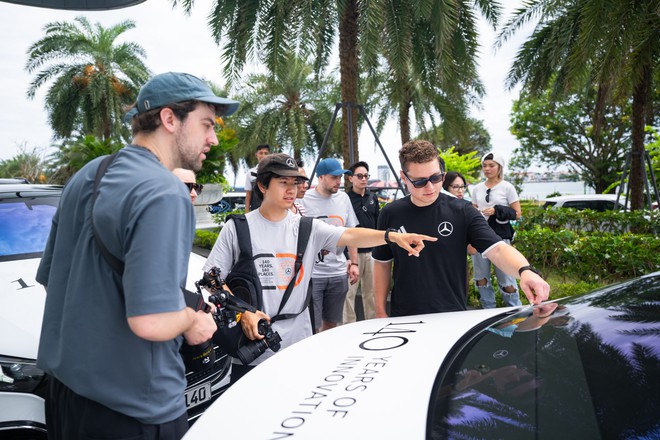 T&ocirc;i l&aacute;i Mercedes-Benz GLC 300 xuy&ecirc;n Việt hơn 1.800km c&ugrave;ng đo&agrave;n quốc tế: Chạy sướng, cảnh m&atilde;n nh&atilde;n, nhiều người t&ograve; m&ograve; hỏi thăm- Ảnh 4.
