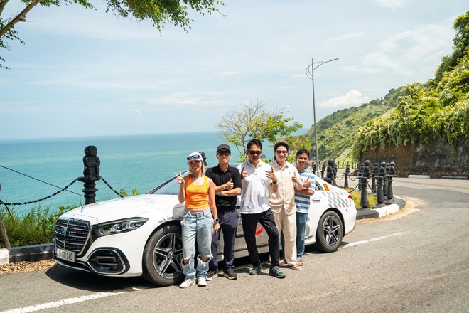 T&ocirc;i l&aacute;i Mercedes-Benz GLC 300 xuy&ecirc;n Việt hơn 1.800km c&ugrave;ng đo&agrave;n quốc tế: Chạy sướng, cảnh m&atilde;n nh&atilde;n, nhiều người t&ograve; m&ograve; hỏi thăm- Ảnh 16.