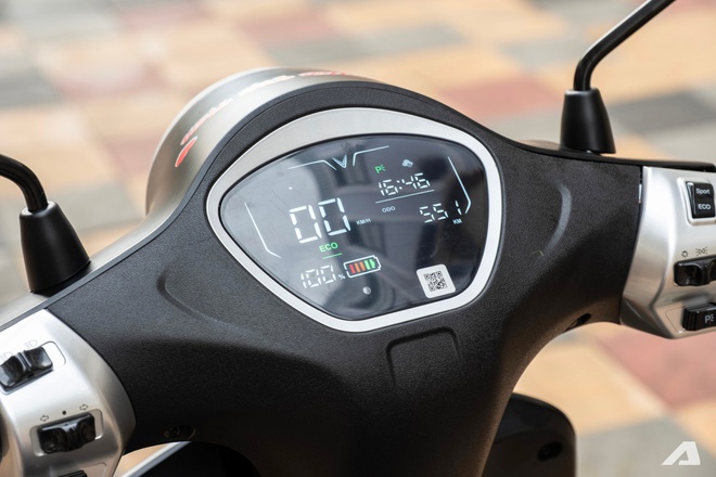 Cầm VinFast Evo Lite &lsquo;lượn&rsquo; từ H&agrave; Nội tới Hưng Y&ecirc;n: Xe &ecirc;m, vững, đổi pin tiện, tốc độ giới hạn 49 km/h- Ảnh 12.