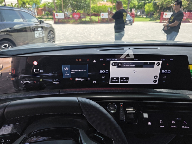 Ảnh thực tế Peugeot 3008 đời mới tại Việt Nam: D&aacute;ng coupe s&agrave;nh điệu, m&agrave;n cong si&ecirc;u d&agrave;i, chờ gi&aacute; để cạnh tranh CX-5, Tucson- Ảnh 13.