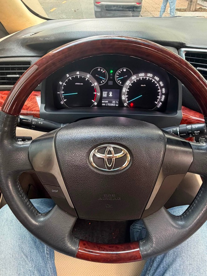 Bỏ 800 triệu đã đủ để mua chiếc Toyota Alphard này phục vụ gia đình: Hàng hai có bệ đỡ chân, cửa trượt, máy V6 3.5L- Ảnh 5. Bỏ 800 triệu đã đủ để mua chiếc Toyota Alphard này phục vụ gia đình: Hàng hai có bệ đỡ chân, cửa trượt, máy V6 3.5L- Ảnh 5.