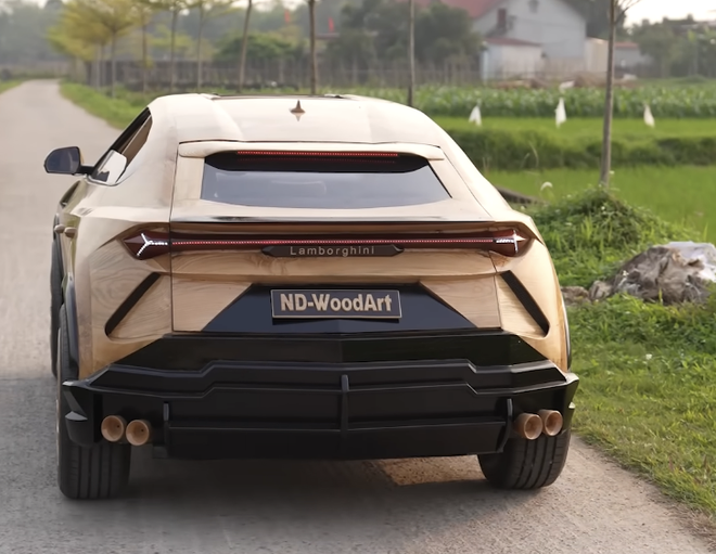 &Ocirc;ng bố Bắc Ninh tự chế 'si&ecirc;u xe gỗ' giống Lamborghini Urus: Khung gầm sắt, lốp gỗ khắc tay như thật, động cơ điện đặt sau- Ảnh 8.