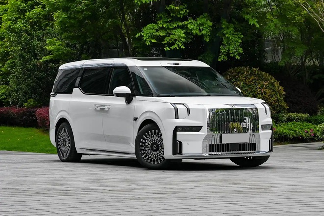 Zeekr 009 dự kiến 4,2 tỷ đồng tại Việt Nam, gần ngang Alphard: Tiện nghi sang xịn, mạnh 912hp ngang si&ecirc;u xe, đầy điện đủ chạy H&agrave; Nội - Đ&agrave; Nẵng- Ảnh 3.