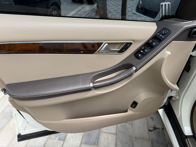 H&agrave;ng hiếm Mercedes-Benz R 350 rao b&aacute;n ngang gi&aacute; Destinator: 7 chỗ cho gia đ&igrave;nh, người b&aacute;n khẳng định VN kh&ocirc;ng c&oacute; chiếc thứ 2, mua về chỉ việc đi- Ảnh 6.
