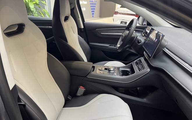 BYD Seal 5 giảm gi&aacute; mạnh c&ograve;n 626 triệu đồng, đấu Mazda3, K3 bằng PHEV chạy 120km kh&ocirc;ng cần xăng- Ảnh 5.