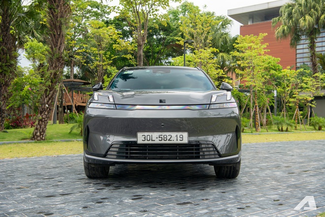 Chủ xe Gen Z n&oacute;i về Lynk & Co 08 sau 7.000km: Đi h&agrave;ng ng&agrave;y như xe điện, nhiều c&ocirc;ng nghệ nhưng c&ograve;n v&agrave;i t&iacute;nh năng chưa hợp Việt Nam- Ảnh 11.