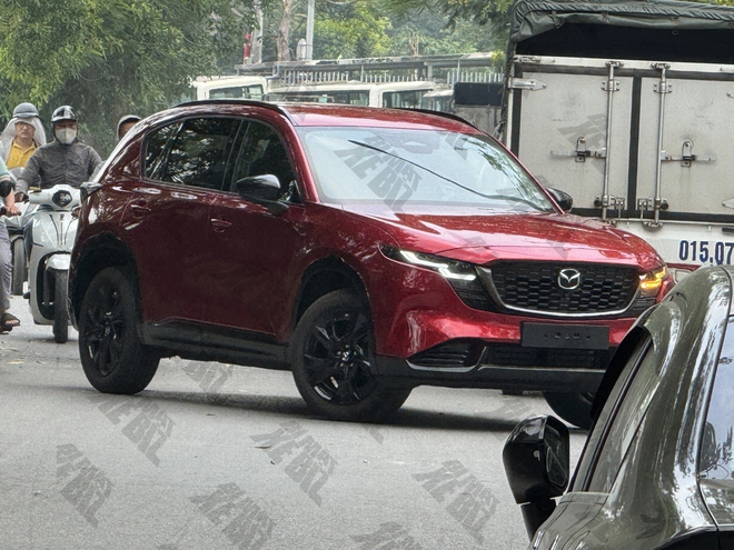 Mazda CX-5 thế hệ mới xuất hiện tại H&agrave; Nội, cho thấy ng&agrave;y ra mắt kh&ocirc;ng c&ograve;n xa, thiết kế giống hệt xe nhập Nhật- Ảnh 2.
