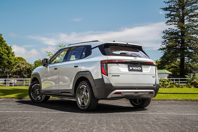 Th&ecirc;m 3 &ocirc; t&ocirc; điện mới rục rịch về Việt Nam: SUV c&ugrave;ng cỡ Tucson, Creta, sedan c&oacute; cửa c&aacute;nh chim, m&agrave;n h&igrave;nh lật như si&ecirc;u xe- Ảnh 7.