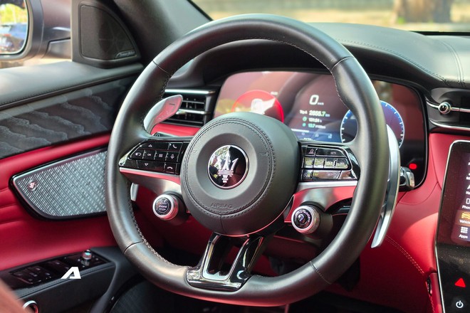 Cầm l&aacute;i Maserati Grecale 2026: Ngập tr&agrave;n 'đồ hiệu', kh&ocirc;ng d&agrave;nh cho số đ&ocirc;ng- Ảnh 10.