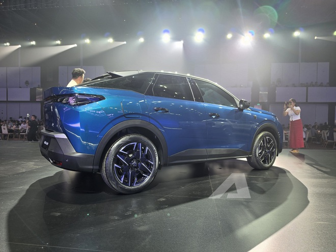 Peugeot 3008 v&agrave; 5008 thế hệ mới ra mắt Việt Nam: Gi&aacute; từ 1,279 tỷ, m&agrave;n h&igrave;nh 21 inch, c&ocirc;ng nghệ ngập tr&agrave;n, phả hơi n&oacute;ng l&ecirc;n CR-V, Santa Fe- Ảnh 8.