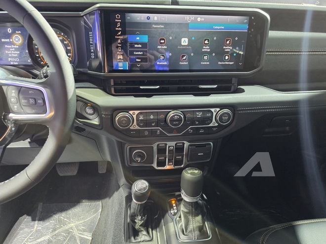 Jeep Wrangler, Ram 1500 't&aacute;i xuất' Việt Nam: SUV địa h&igrave;nh biểu tượng từ 2,999 tỷ đồng, b&aacute;n tải 540 m&atilde; lực mạnh nhất ph&acirc;n kh&uacute;c đắt ngang Porsche Cayenne- Ảnh 22.