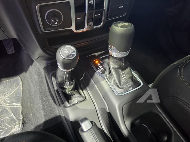 Jeep Wrangler, Ram 1500 't&aacute;i xuất' Việt Nam: SUV địa h&igrave;nh biểu tượng từ 2,999 tỷ đồng, b&aacute;n tải 540 m&atilde; lực mạnh nhất ph&acirc;n kh&uacute;c đắt ngang Porsche Cayenne- Ảnh 24.