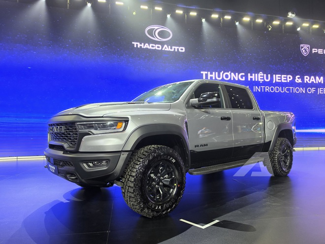 Jeep Wrangler, Ram 1500 't&aacute;i xuất' Việt Nam: SUV địa h&igrave;nh biểu tượng từ 2,999 tỷ đồng, b&aacute;n tải 540 m&atilde; lực mạnh nhất ph&acirc;n kh&uacute;c đắt ngang Porsche Cayenne- Ảnh 10.