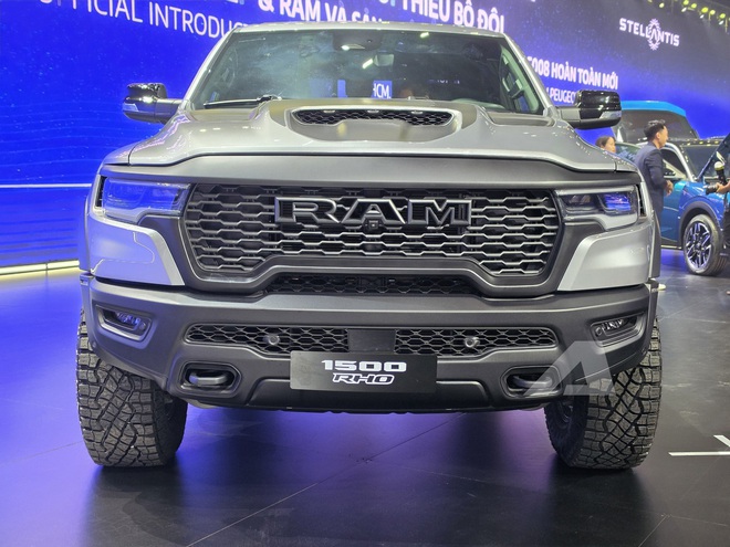 Jeep Wrangler, Ram 1500 't&aacute;i xuất' Việt Nam: SUV địa h&igrave;nh biểu tượng từ 2,999 tỷ đồng, b&aacute;n tải 540 m&atilde; lực mạnh nhất ph&acirc;n kh&uacute;c đắt ngang Porsche Cayenne- Ảnh 11.