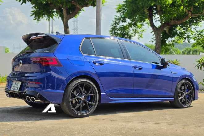 T&ocirc;i cầm l&aacute;i Volkswagen Golf R tr&ecirc;n đường phố Việt Nam: Gợi lại cảm gi&aacute;c l&aacute;i xe đua đ&uacute;ng nghĩa, sức mạnh kh&ocirc;ng l&agrave; yếu tố ghi điểm duy nhất- Ảnh 8.