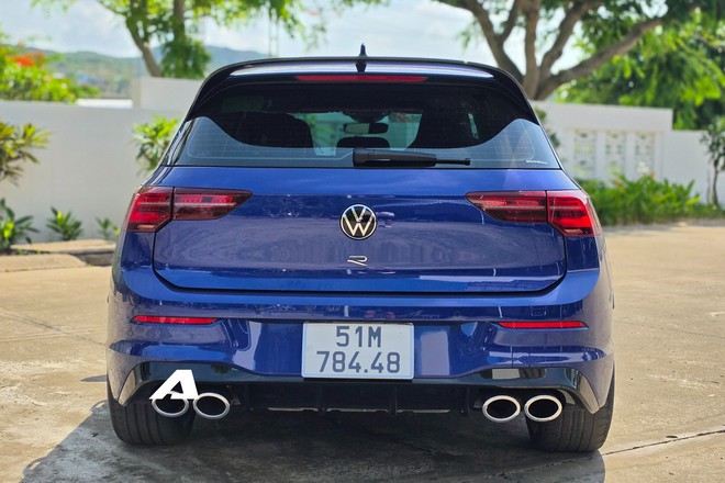 T&ocirc;i cầm l&aacute;i Volkswagen Golf R tr&ecirc;n đường phố Việt Nam: Gợi lại cảm gi&aacute;c l&aacute;i xe đua đ&uacute;ng nghĩa, sức mạnh kh&ocirc;ng l&agrave; yếu tố ghi điểm duy nhất- Ảnh 9.
