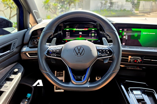 T&ocirc;i cầm l&aacute;i Volkswagen Golf R tr&ecirc;n đường phố Việt Nam: Gợi lại cảm gi&aacute;c l&aacute;i xe đua đ&uacute;ng nghĩa, sức mạnh kh&ocirc;ng l&agrave; yếu tố ghi điểm duy nhất- Ảnh 11.
