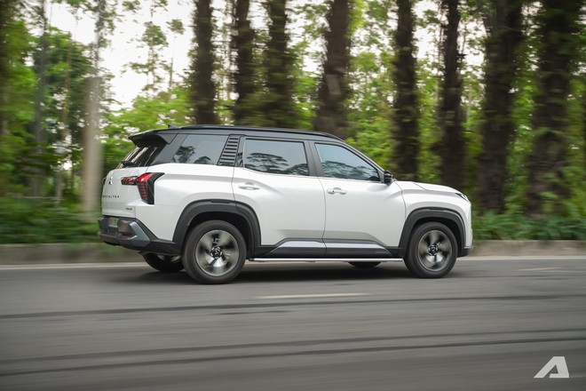 Lấy Mitsubishi Destinator chở gia đ&igrave;nh l&ecirc;n H&agrave; Giang, chủ xe tại H&agrave; Nội chia sẻ: &lsquo;Sức k&eacute;o khỏe, h&agrave;ng ba rộng, bảo dưỡng rẻ, c&oacute; điểm trừ ở c&aacute;ch &acirc;m&rsquo;- Ảnh 20.