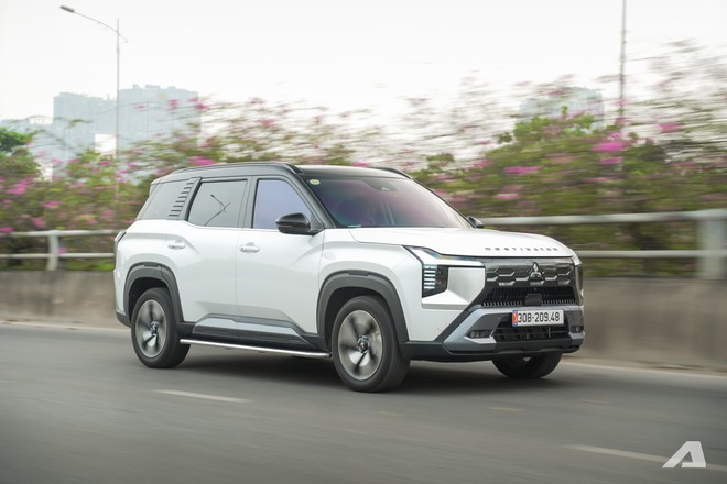 Lấy Mitsubishi Destinator chở gia đ&igrave;nh l&ecirc;n H&agrave; Giang, chủ xe tại H&agrave; Nội chia sẻ: &lsquo;Sức k&eacute;o khỏe, h&agrave;ng ba rộng, bảo dưỡng rẻ, c&oacute; điểm trừ ở c&aacute;ch &acirc;m&rsquo;- Ảnh 19.