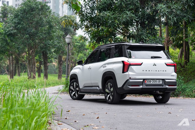 Lấy Mitsubishi Destinator chở gia đ&igrave;nh l&ecirc;n H&agrave; Giang, chủ xe tại H&agrave; Nội chia sẻ: &lsquo;Sức k&eacute;o khỏe, h&agrave;ng ba rộng, bảo dưỡng rẻ, c&oacute; điểm trừ ở c&aacute;ch &acirc;m&rsquo;- Ảnh 3.
