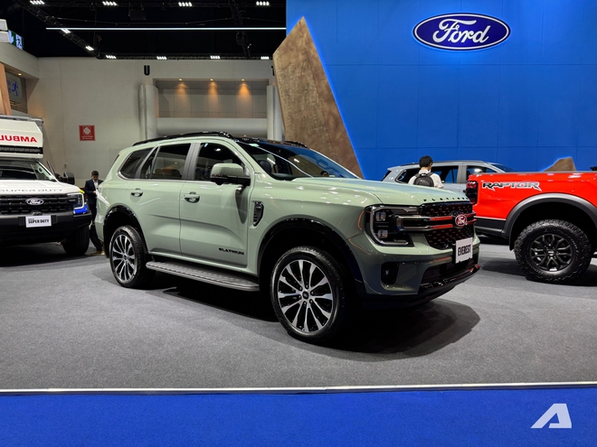 Ford Everest 2026 xuất hiện tại H&agrave; Nội: Dễ ra mắt ng&agrave;y 6/5, m&aacute;y xăng tăng sức &eacute;p l&ecirc;n Fortuner, gi&aacute; dự kiến 1,7 tỷ- Ảnh 6.