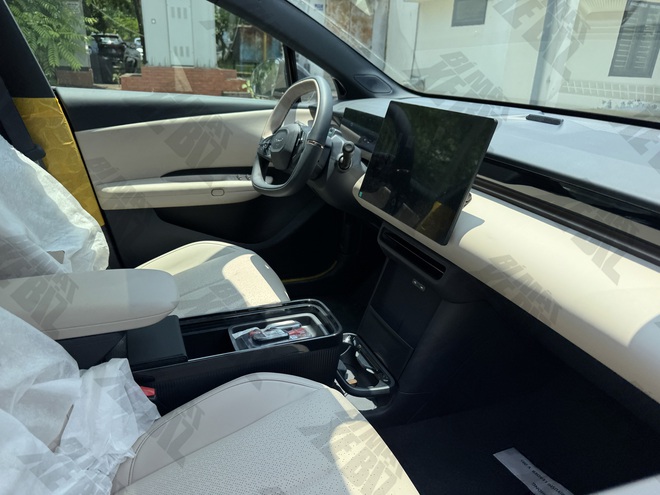 Lynk & Co 02 đi đăng kiểm, lần đầu lộ nội thất tại Việt Nam: Ghế c&ocirc;ng th&aacute;i học, loa Harman Kardon, c&oacute; ADAS- Ảnh 4.