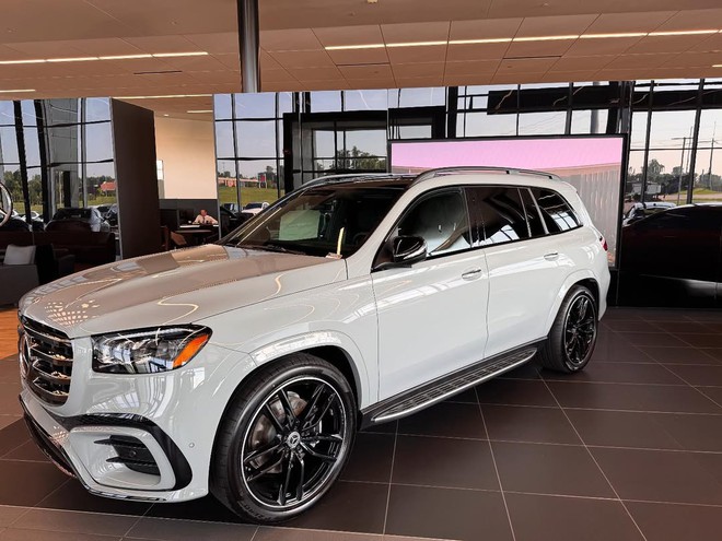 Chỉ c&oacute; 30 kh&aacute;ch Việt c&oacute; cơ hội mua chiếc Mercedes-Benz GLS 450 n&agrave;y: Gi&aacute; dự kiến 6,068 tỷ, đắt hơn bản 'base' gần 400 triệu- Ảnh 4.