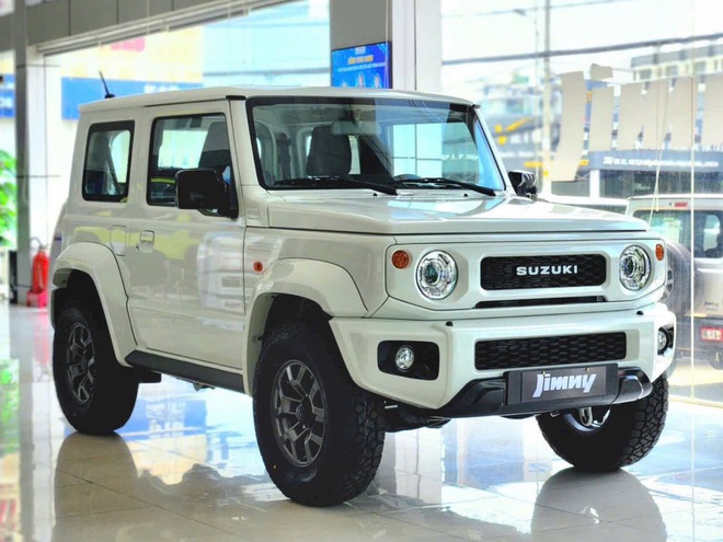 Gi&aacute; Suzuki Jimny tiếp tục d&ograve; đ&aacute;y tại đại l&yacute;: Thực tế thấp kỷ lục c&ograve;n 609 triệu đồng, chỉ ngang ni&ecirc;m yết Sonet- Ảnh 4.