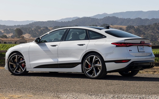 Audi S6 &uacute;p mở lần đầu ra mắt Việt Nam: D&aacute;ng Sportback chất chơi, mạnh hơn Porsche Taycan ti&ecirc;u chuẩn, đầy b&igrave;nh đủ chạy H&agrave; Nội - Huế- Ảnh 4.