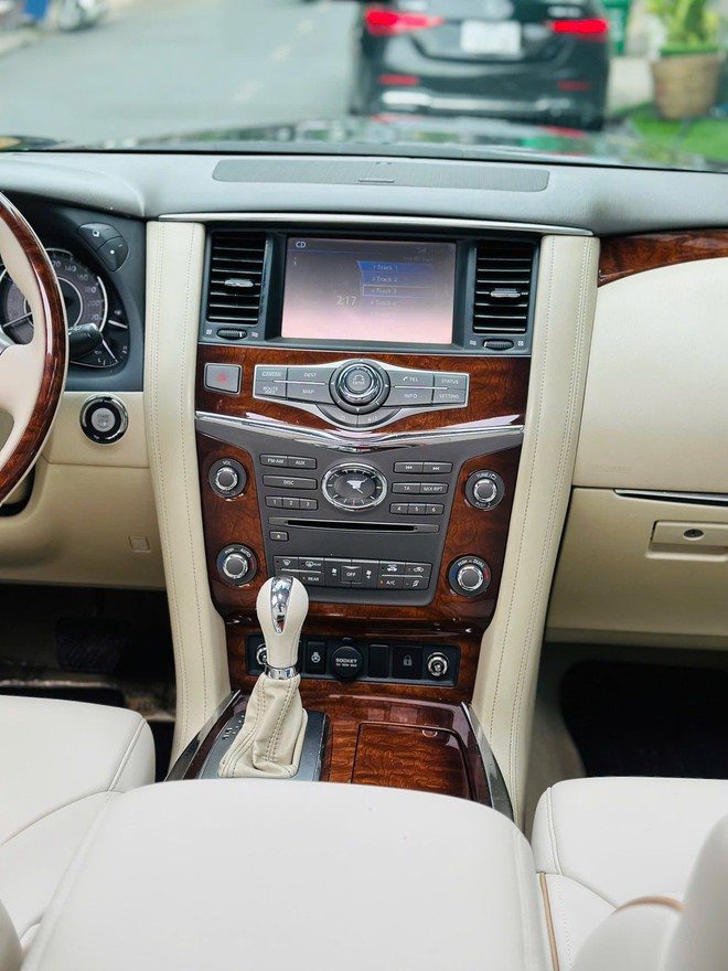 Chỉ cần bỏ 1,2 tỷ đã mua được đối thủ của Lexus LX 570: Cũng dùng máy V8, treo khí nén, nội thất sang trọng không kém dù đã hơn 10 năm tuổi- Ảnh 9. Chỉ cần bỏ 1,2 tỷ đã mua được đối thủ của Lexus LX 570: Cũng dùng máy V8, treo khí nén, nội thất sang trọng không kém dù đã hơn 10 năm tuổi- Ảnh 9.