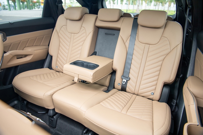 Kia Sorento HEV định gi&aacute; từ 1,349 tỷ ở Việt Nam: Vẫn rẻ hơn bản m&aacute;y dầu, mua sớm giảm th&ecirc;m 30 triệu, bổ sung c&ocirc;ng nghệ an to&agrave;n- Ảnh 11.
