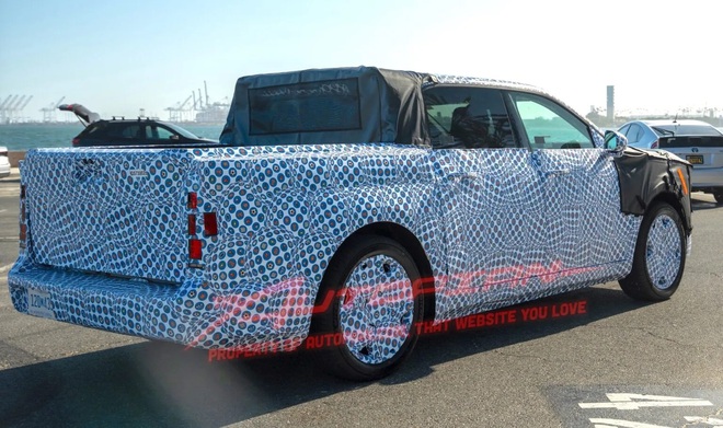 B&aacute;n tải Ford &lsquo;gi&aacute; rẻ&rsquo; lần đầu lộ diện tr&ecirc;n đường: Nhỏ hơn Ranger, thiết kế kh&iacute; động học, tối ưu tầm vận h&agrave;nh cho động cơ điện - Ảnh 2.