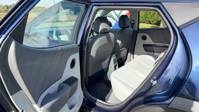 Hyundai i20 thế hệ mới ra mắt: Gi&aacute; từ gần 520 triệu đồng, d&agrave;i hơn Kia Sonet, thiết kế g&acirc;y ch&uacute; &yacute; - Ảnh 10.