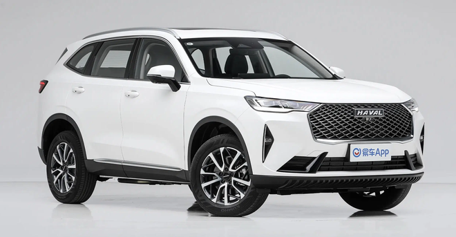 Mẫu xe hybrid hạ gi&aacute; kỷ lục tại Việt Nam c&oacute; phi&ecirc;n bản mới: Động cơ tiết kiệm hơn, m&agrave;n h&igrave;nh trung t&acirc;m 14,6 inch, hệ thống trợ l&aacute;i cấp độ 2 - Ảnh 1.