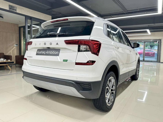 Skoda Kushaq giảm gi&aacute; kỷ lục c&ograve;n 499 triệu đồng tại đại l&yacute;, cạnh tranh Seltos với gi&aacute; rẻ ngang Sonet - Ảnh 3.