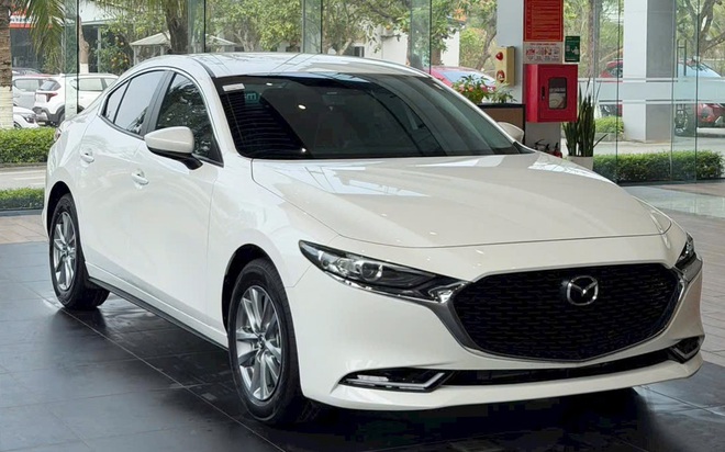 Sedan cỡ C dần đuối tại Việt Nam: Mazda3 rẻ nhất dưới 560 triệu đồng, K3 chỉ c&ograve;n 2 phi&ecirc;n bản khi Corolla Altis r&uacute;t khỏi thị trường - Ảnh 5.