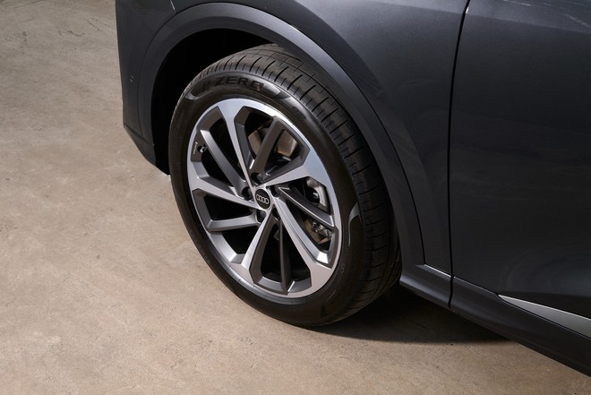 Audi Q5 2026 chốt gi&aacute; từ 2,849 tỷ đồng tại Việt Nam: 2 kiểu d&aacute;ng, nền tảng ho&agrave;n to&agrave;n mới, c&oacute; ADAS - Ảnh 17.