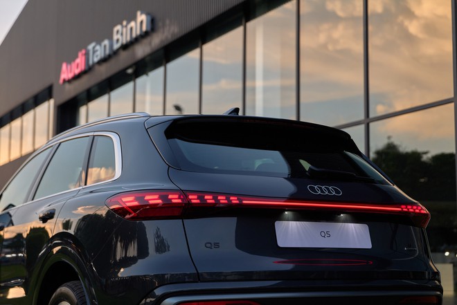 Audi Q5 2026 chốt gi&aacute; từ 2,849 tỷ đồng tại Việt Nam: 2 kiểu d&aacute;ng, nền tảng ho&agrave;n to&agrave;n mới, c&oacute; ADAS - Ảnh 18.