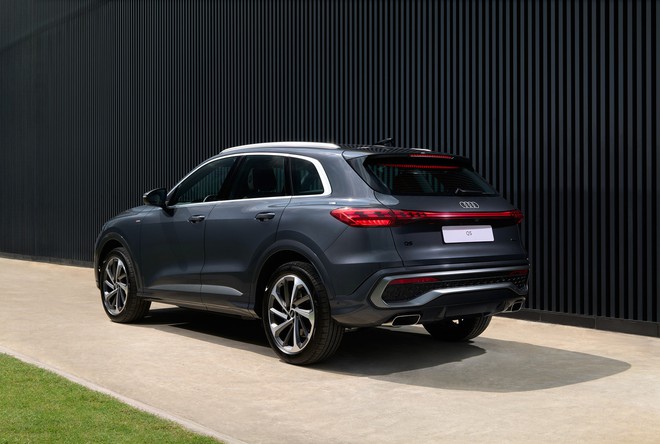Audi Q5 2026 chốt gi&aacute; từ 2,849 tỷ đồng tại Việt Nam: 2 kiểu d&aacute;ng, nền tảng ho&agrave;n to&agrave;n mới, c&oacute; ADAS - Ảnh 13.
