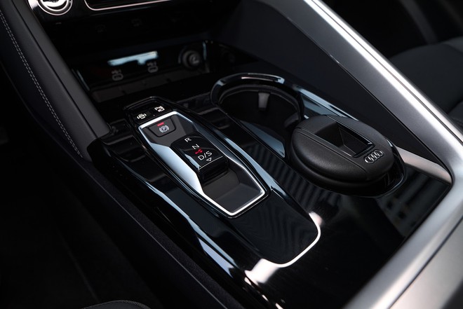 Audi Q5 2026 chốt gi&aacute; từ 2,849 tỷ đồng tại Việt Nam: 2 kiểu d&aacute;ng, nền tảng ho&agrave;n to&agrave;n mới, c&oacute; ADAS - Ảnh 27.