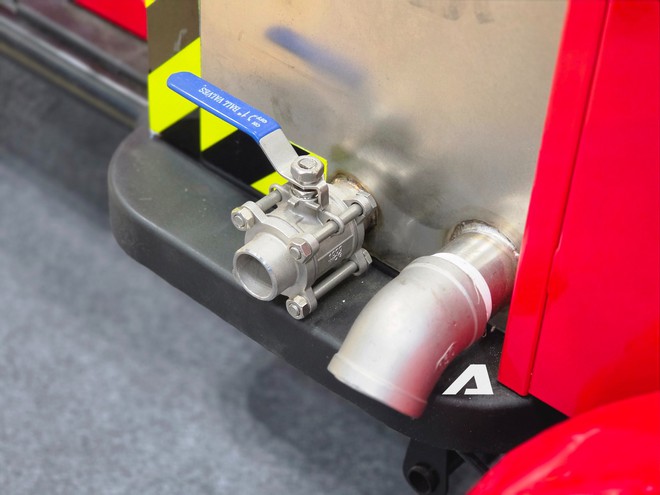 Soi xe chữa ch&aacute;y điện mini tại TP.HCM: Dễ luồn l&aacute;ch trong hẻm nhỏ, lắp sẵn bồn nước 190 l&iacute;t, triển khai trong v&ograve;ng 35 gi&acirc;y - Ảnh 13.