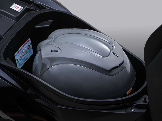 Honda Vario 2026 gi&aacute; quy đổi hơn 46 triệu đồng: Thiết kế trau chuốt hơn, LED mới sắc sảo, c&oacute; USB-C, gần giống bản vừa nhập tư về Việt Nam - Ảnh 11.