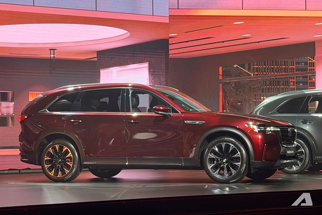 Mazda CX-90 chốt gi&aacute; từ 1,899 tỷ đồng tại Việt Nam: 3 phi&ecirc;n bản, đủ cả hybrid tự sạc v&agrave; cắm sạc, AWD ti&ecirc;u chuẩn, cạnh tranh Palisade - Ảnh 4.