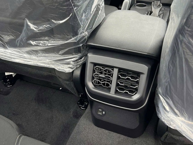 Ford Ranger bản rẻ nhất n&acirc;ng cấp tại Việt Nam: Gi&aacute; kh&ocirc;ng đổi, hộp số 10 cấp, m&agrave;n lớn, gương điện c&ugrave;ng nhiều điểm mới kh&aacute;c, tăng &aacute;p lực cho Hilux - Ảnh 6.