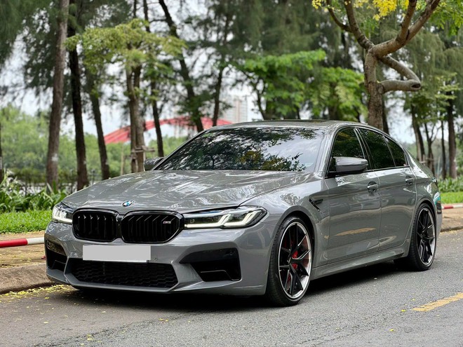 BMW 530i độ M5 rao b&aacute;n hơn 2,1 tỷ đồng: N&acirc;ng cấp từ trong ra ngo&agrave;i, tự l&agrave;m bản tương tự c&oacute; thể tốn gấp rưỡi - Ảnh 1.