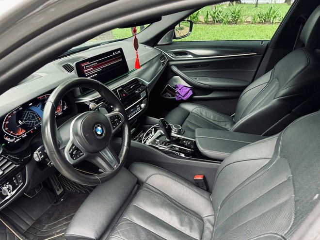 BMW 530i độ M5 rao b&aacute;n hơn 2,1 tỷ đồng: N&acirc;ng cấp từ trong ra ngo&agrave;i, tự l&agrave;m bản tương tự c&oacute; thể tốn gấp rưỡi - Ảnh 3.